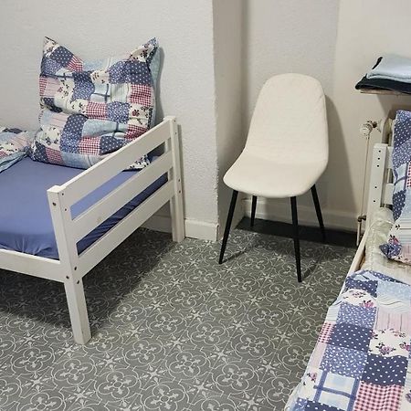 Handwerker Unterkunft Monteurzimmer Mit Gemeinschaftsbad In Brebach Saarbrücken Kültér fotó